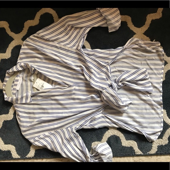 Front Tie Striped Blouse - Picture 3 of 7